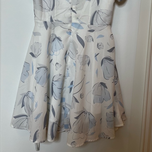 FAYTH White and Blue Floral Dress - Picture 2 of 2